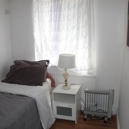 Grey Double Bedroom 伦敦 外观 照片