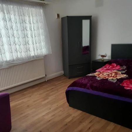 Grey Double Bedroom 伦敦 外观 照片